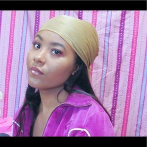 Meet your Posher, Elysa